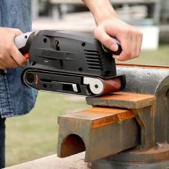 HAPPYSHOPPING 600W Elektrische Bandschleifmaschine Für Holz Variable Geschwindigkeit Power Sander Holzbearbeitung Poliermaschine Mit 12 PCS Schleifbänder, Dust Collection Box, 2 Staubsauger-Adapter, Verstellbare Schraubklemme 8 HAPPYSHOPPING 600W Elektrische Bandschleifmaschine Für Holz Variable Geschwindigkeit Power Sander Holzbearbeitung Poliermaschine Mit 12 PCS Schleifbänder, Dust Collection Box, 2 Staubsauger-Adapter, Verstellbare Schraubklemme -Poliermaschinen & Schleifmaschinen Verkaufsladen 68612641 4